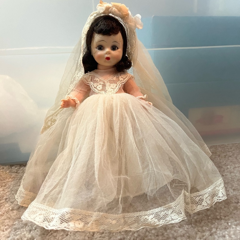 Madame Alexander 60’s Vintage 8” Bride